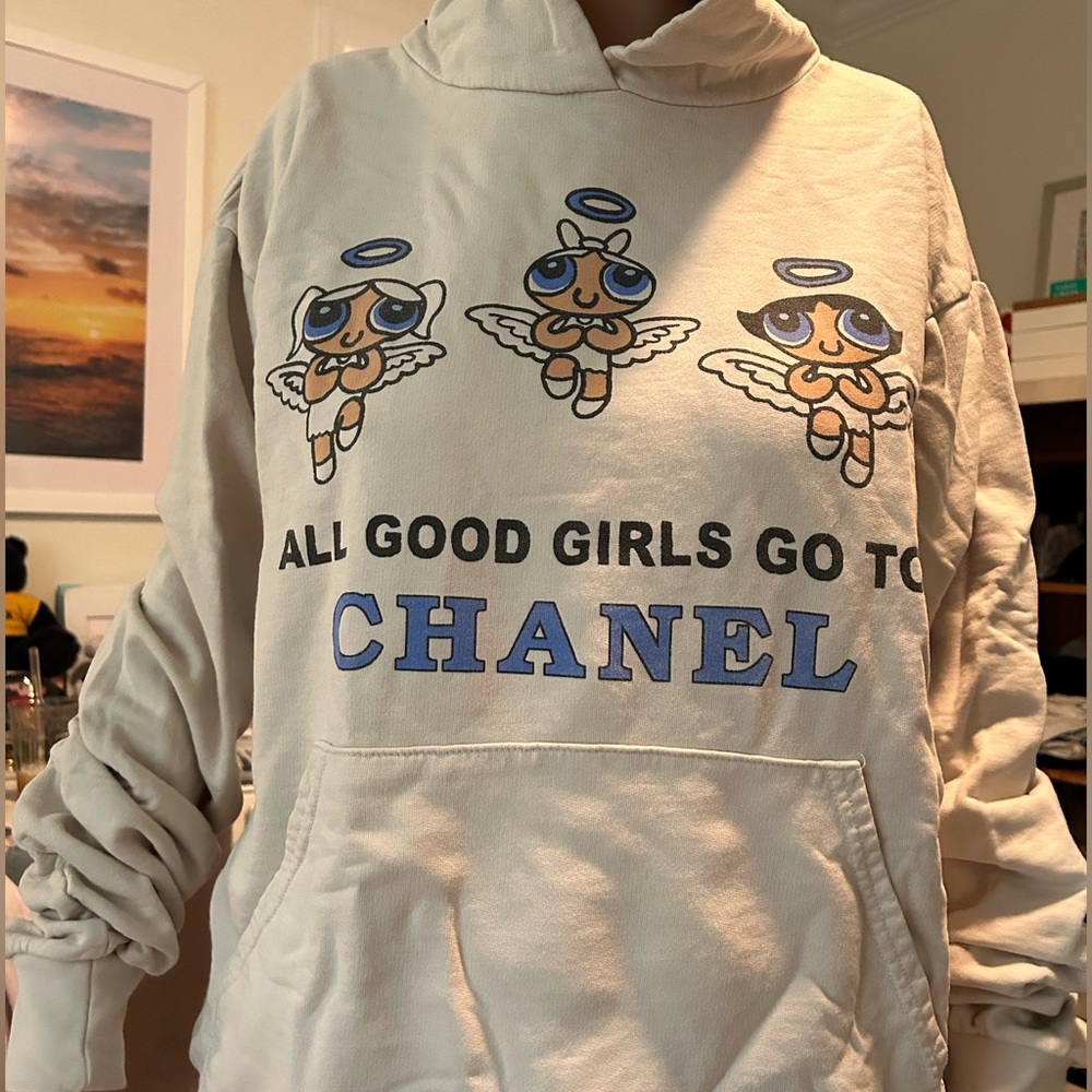 Mega Yacht Gucci sweatshirt